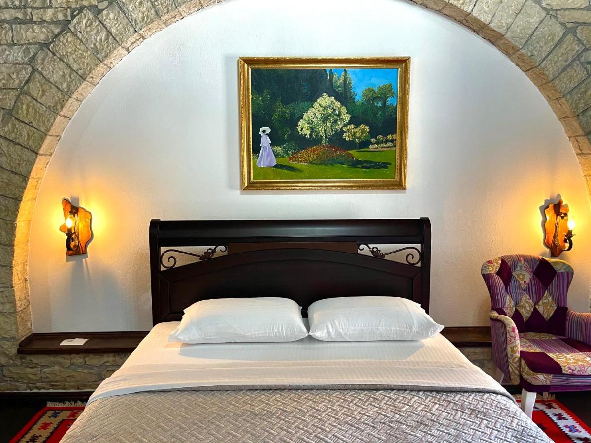 White House Boutique Hotel & Restaurant - Since 1999 Berat Esterno foto