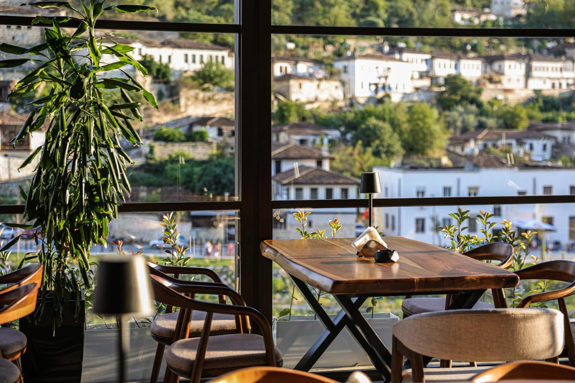 White House Boutique Hotel & Restaurant - Since 1999 Berat Esterno foto