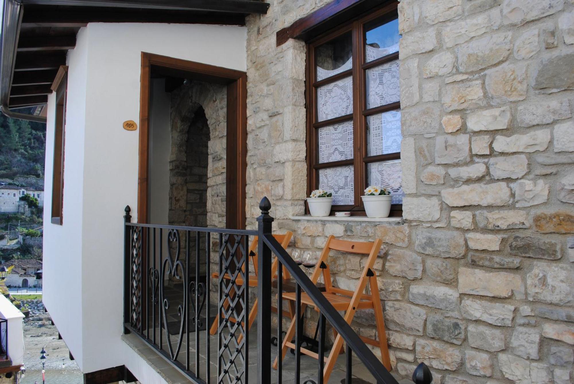 White House Boutique Hotel & Restaurant - Since 1999 Berat Esterno foto