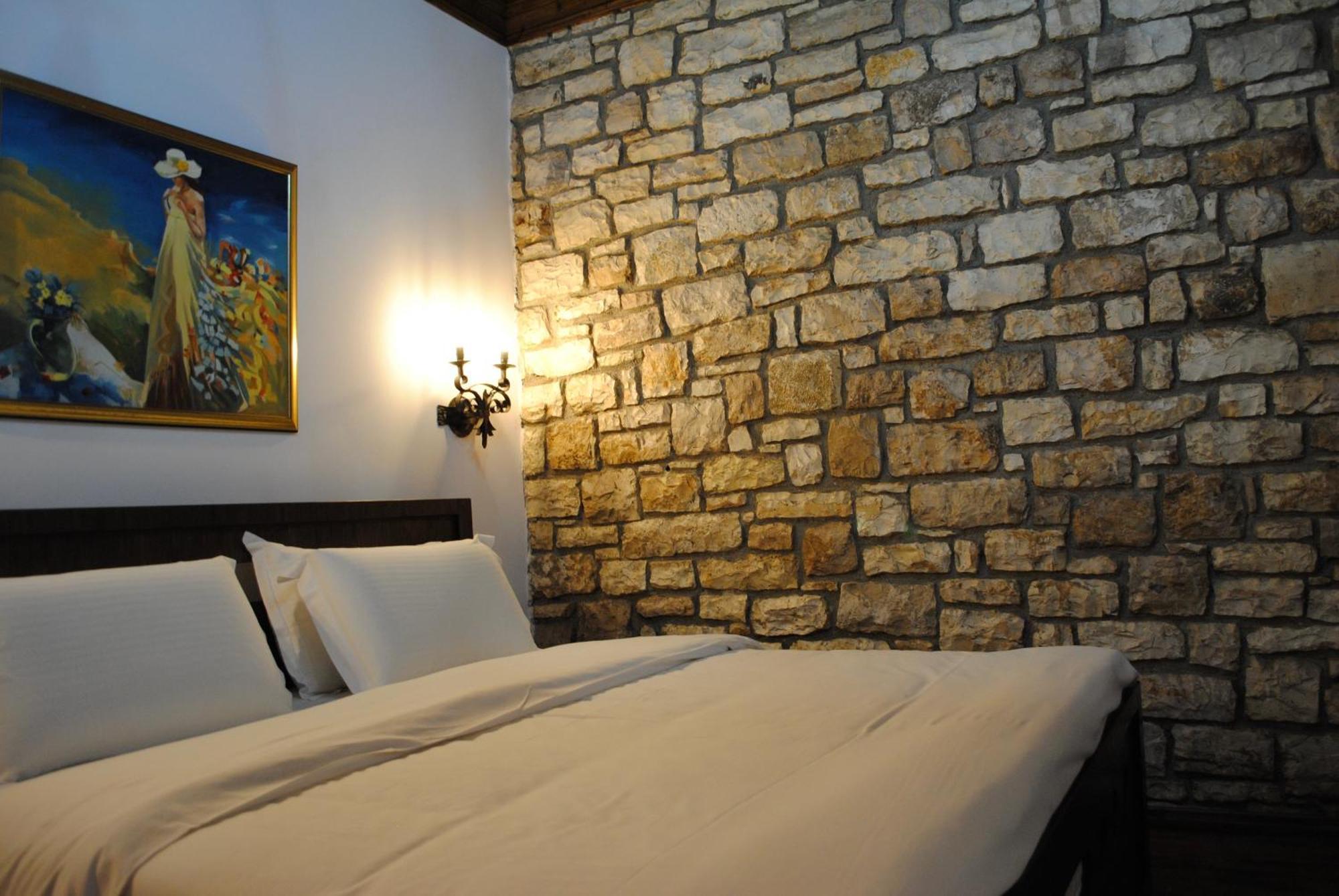 White House Boutique Hotel & Restaurant - Since 1999 Berat Esterno foto