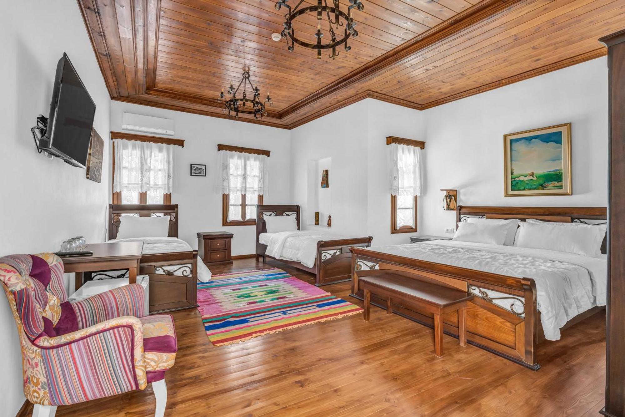 White House Boutique Hotel & Restaurant - Since 1999 Berat Esterno foto