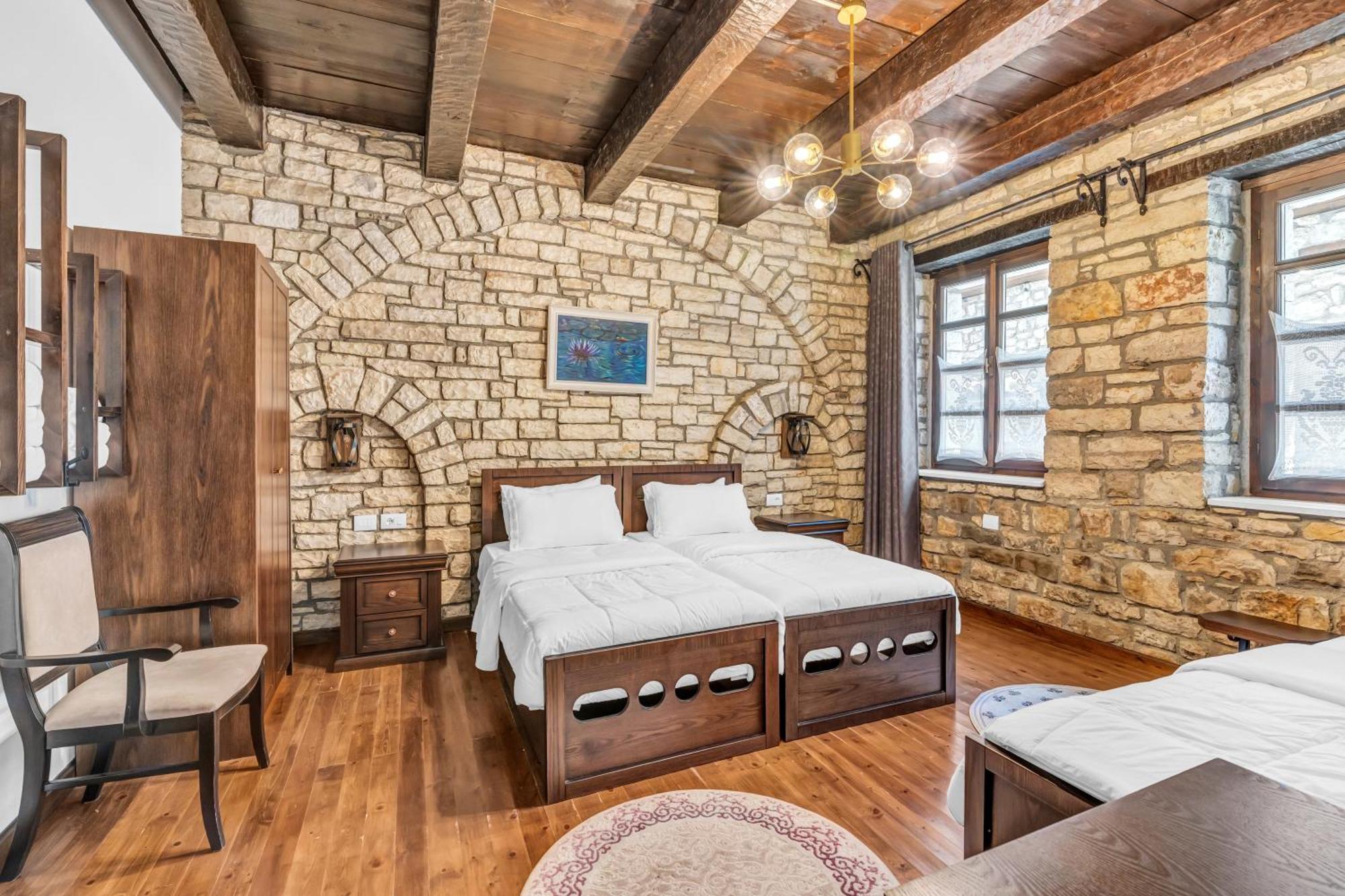 White House Boutique Hotel & Restaurant - Since 1999 Berat Esterno foto