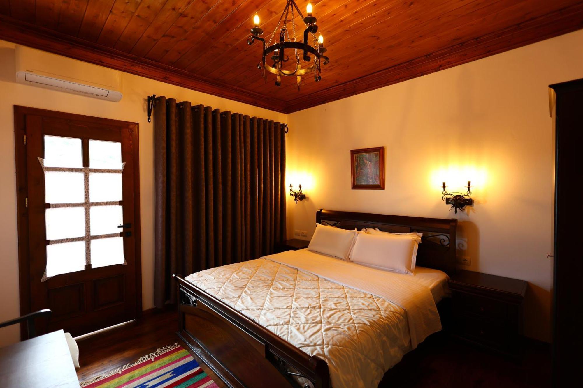 White House Boutique Hotel & Restaurant - Since 1999 Berat Esterno foto